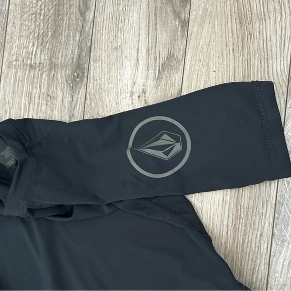 Volcom swim trunks set